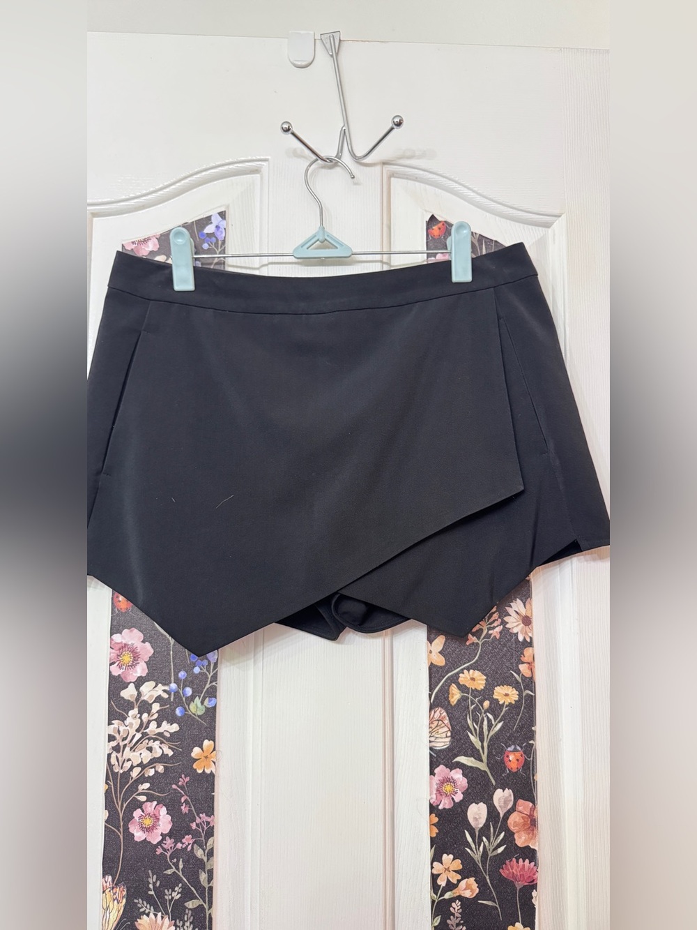 Kensie Black Skort